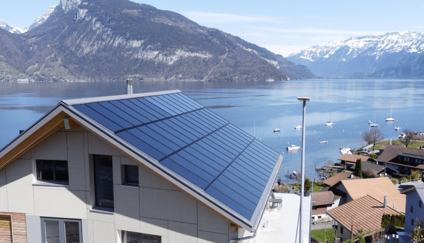 Haus am See mit thermischen Kollektoren und PV Modulen 1 Winkler Solaranlagen und Photovoltaik Haus am See mit thermischen Kollektoren und PV-Modulen